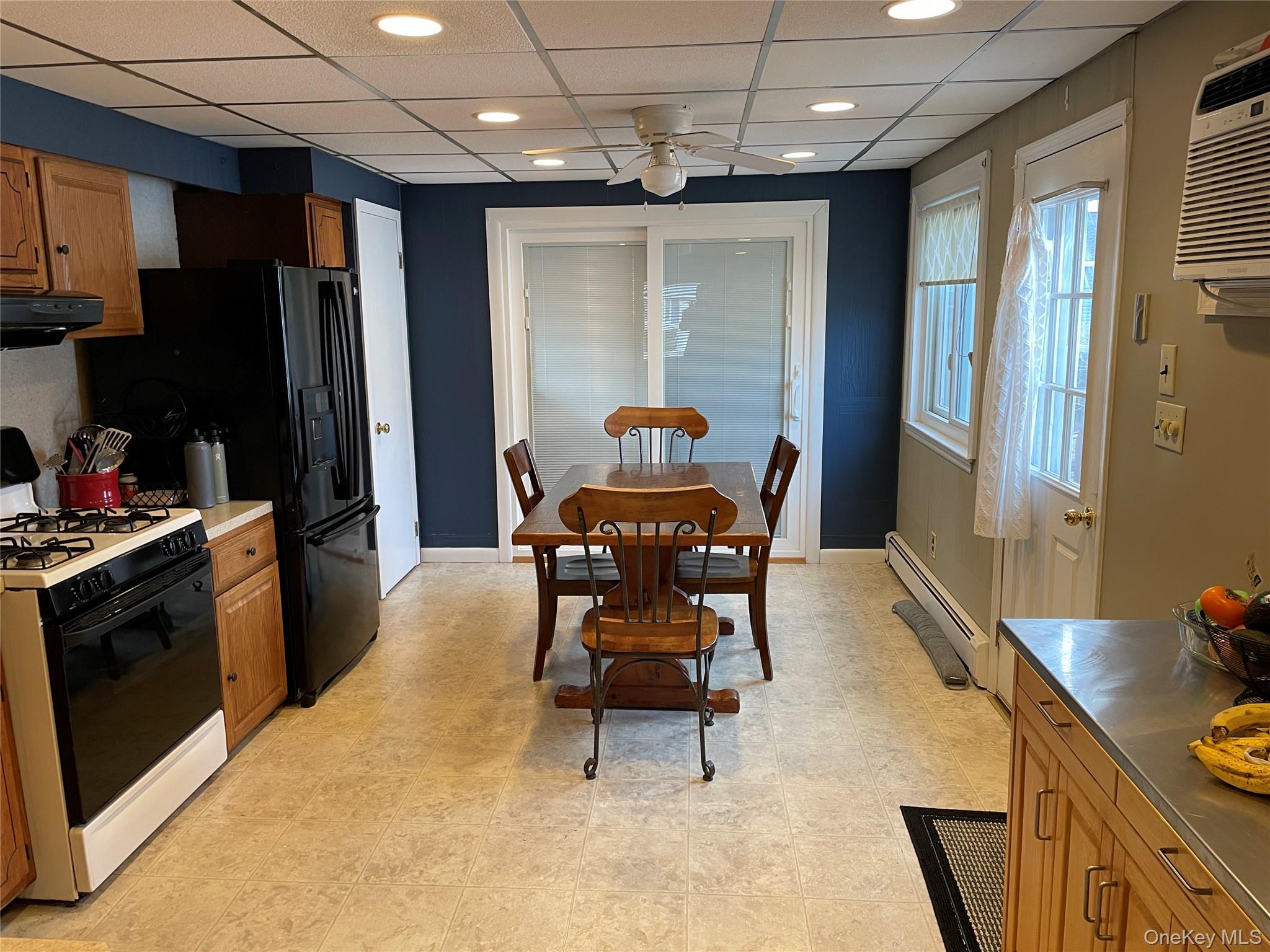 #7 photo, 413 37th Street, מחוז סאפוק Lindenhurst , NY 11757