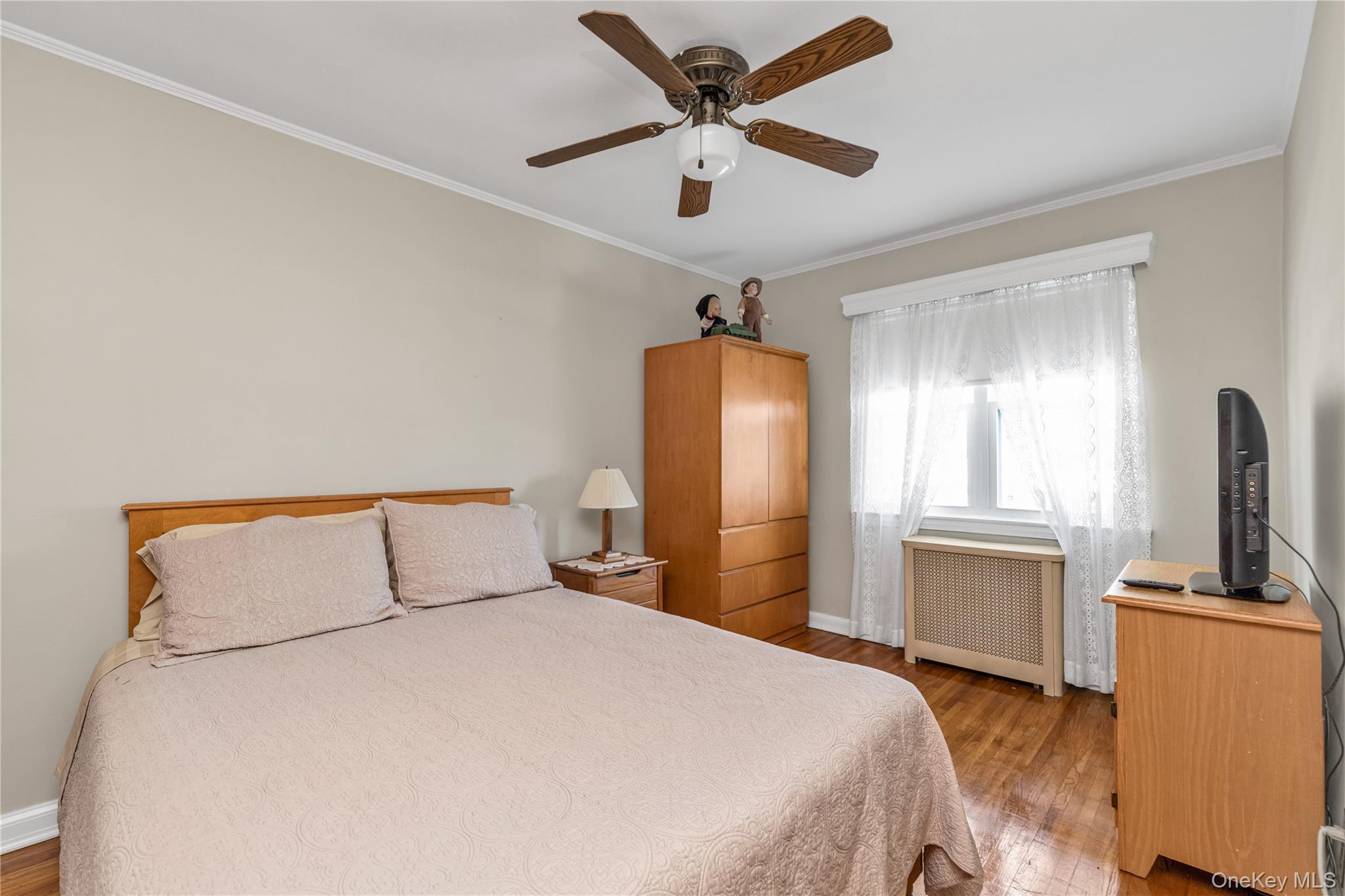 #12 photo, 142-24 61st Road, Flushing , NY 11367