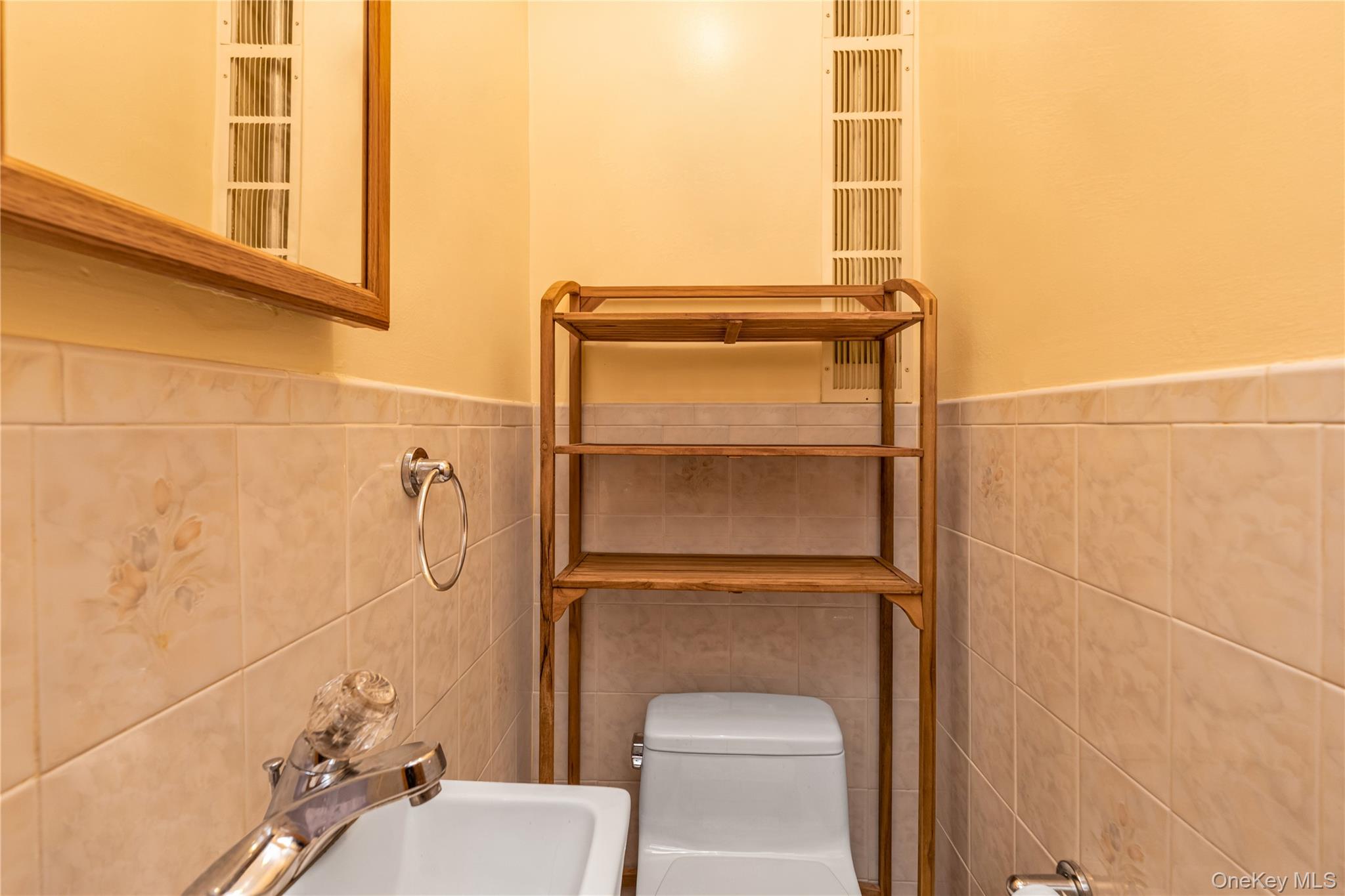 #9 photo, 142-24 61st Road, Flushing , NY 11367