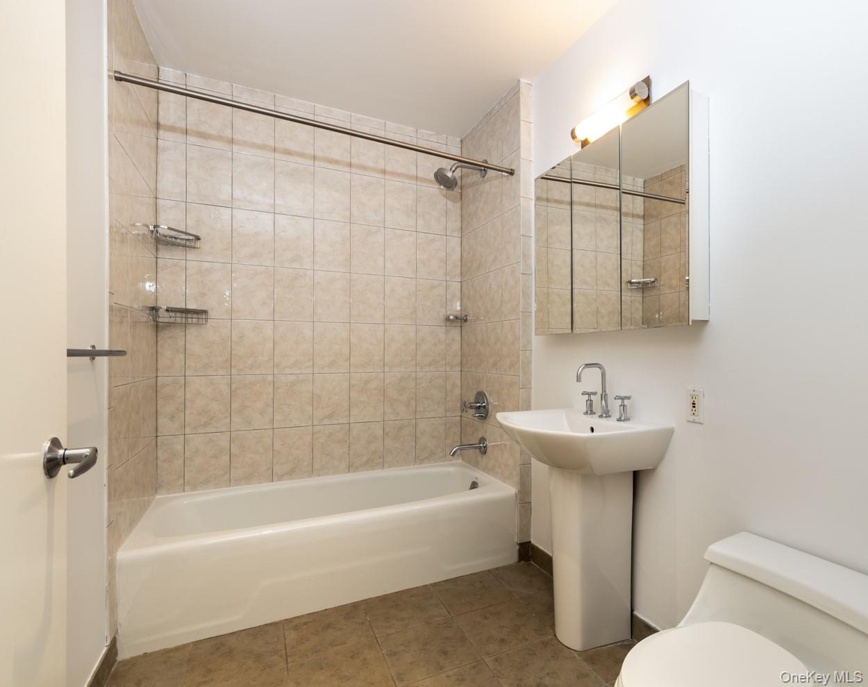 #12 photo, 48-21 5th Street, Long Island City , NY 11101