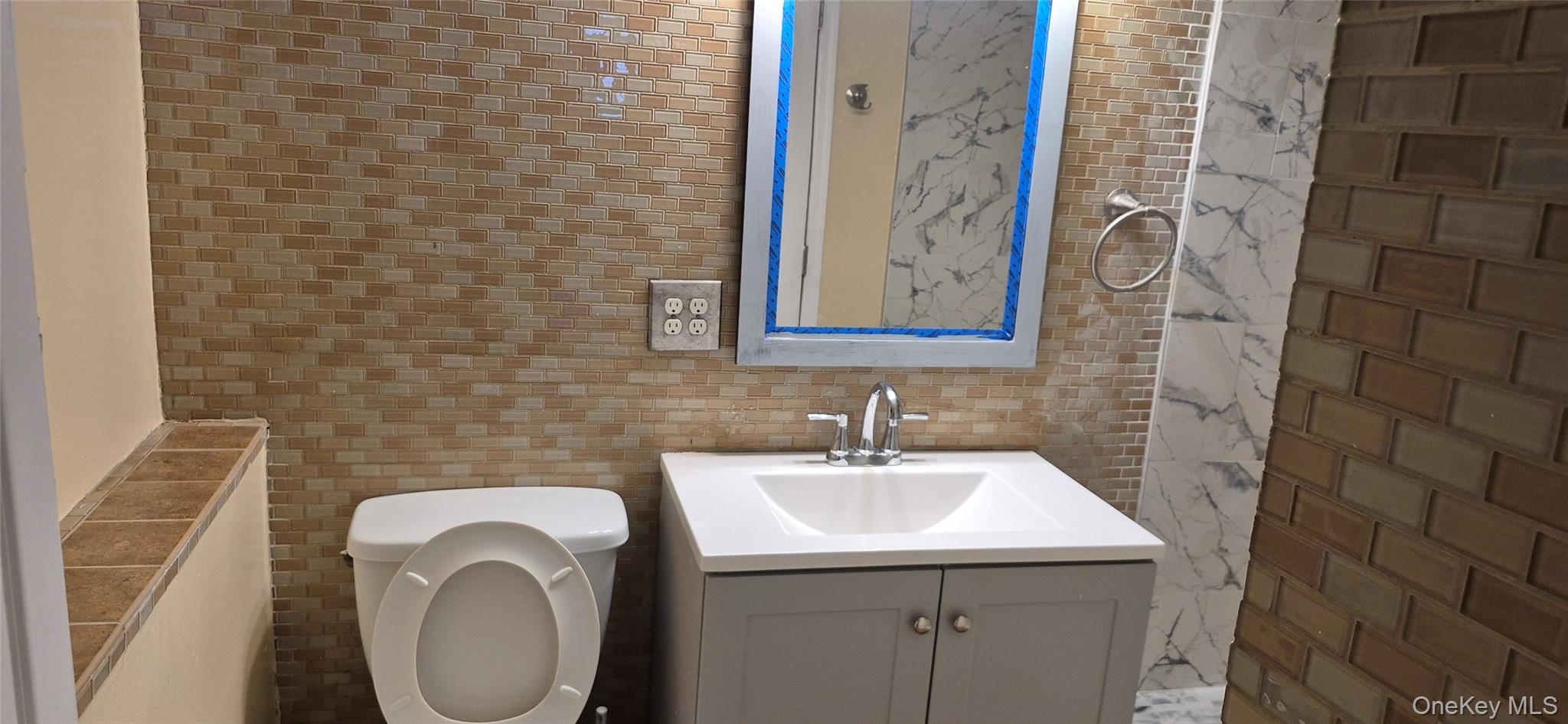 #9 photo, East Islip, सफ़ोक काउंटी East Islip , NY 11730