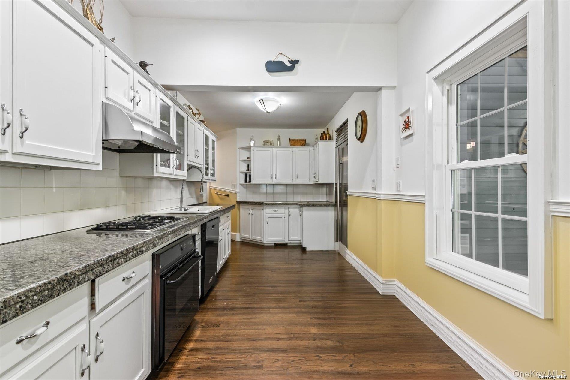 #9 photo, 245 Main Street, سوفولك Cold Spring Harbor , NY 11724