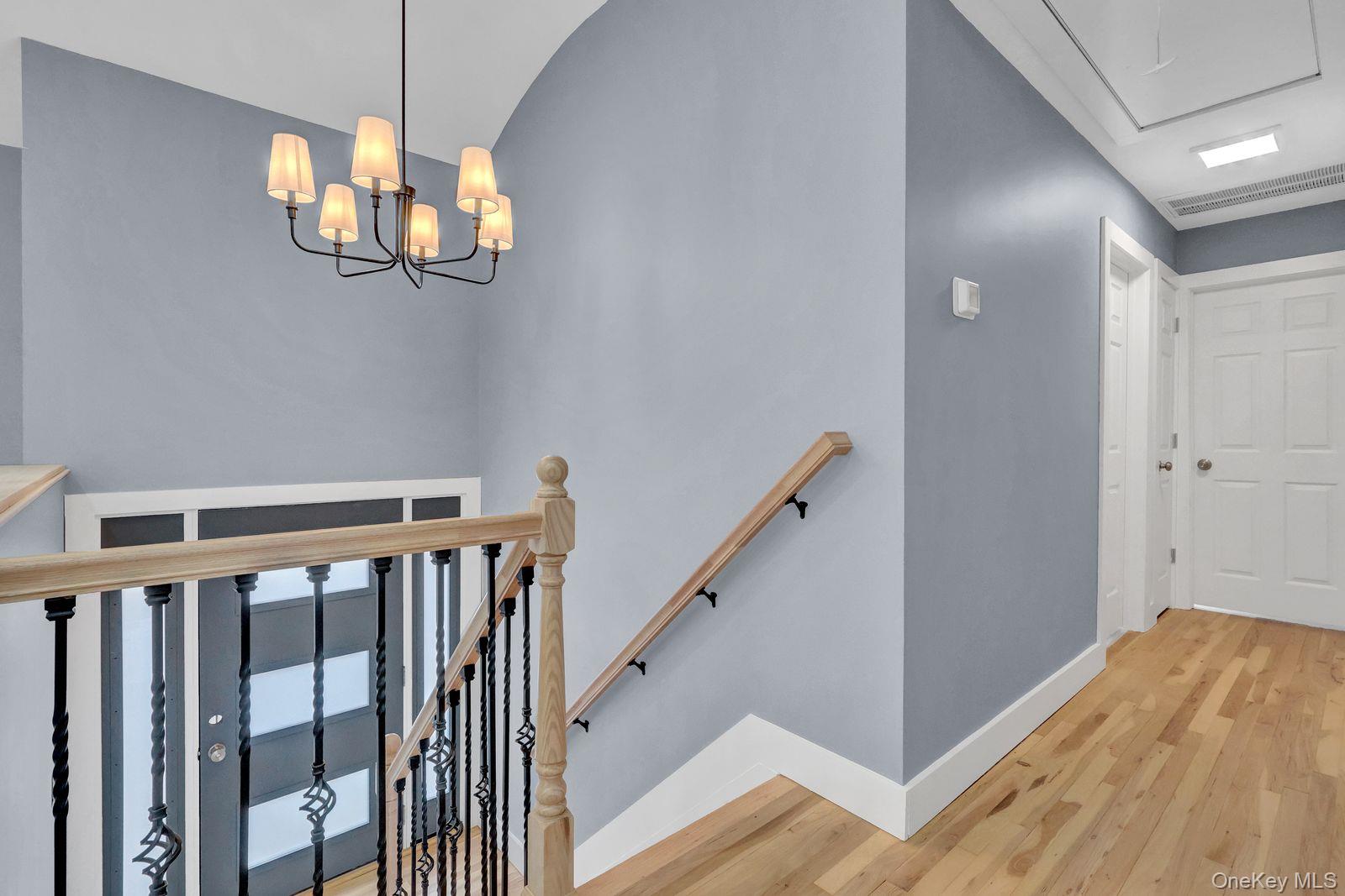 #11 photo, 33 Gaines Street, सफ़ोक काउंटी Huntington , NY 11743