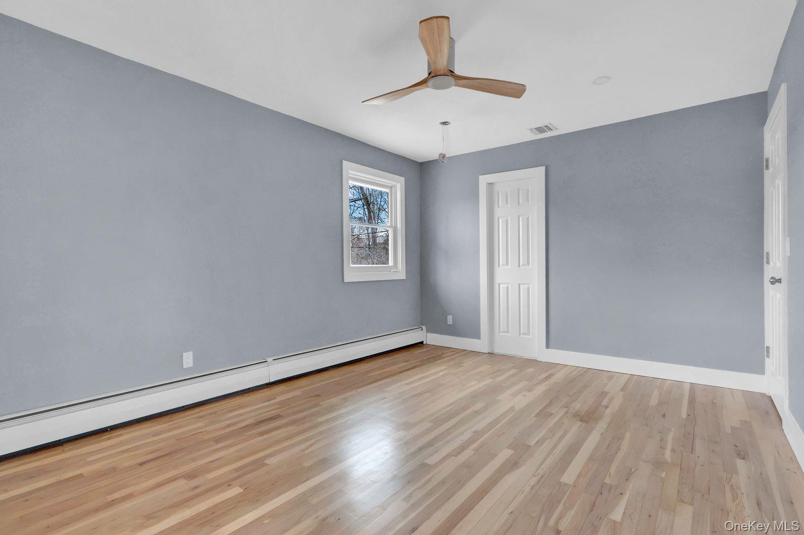 #12 photo, 33 Gaines Street, सफ़ोक काउंटी Huntington , NY 11743