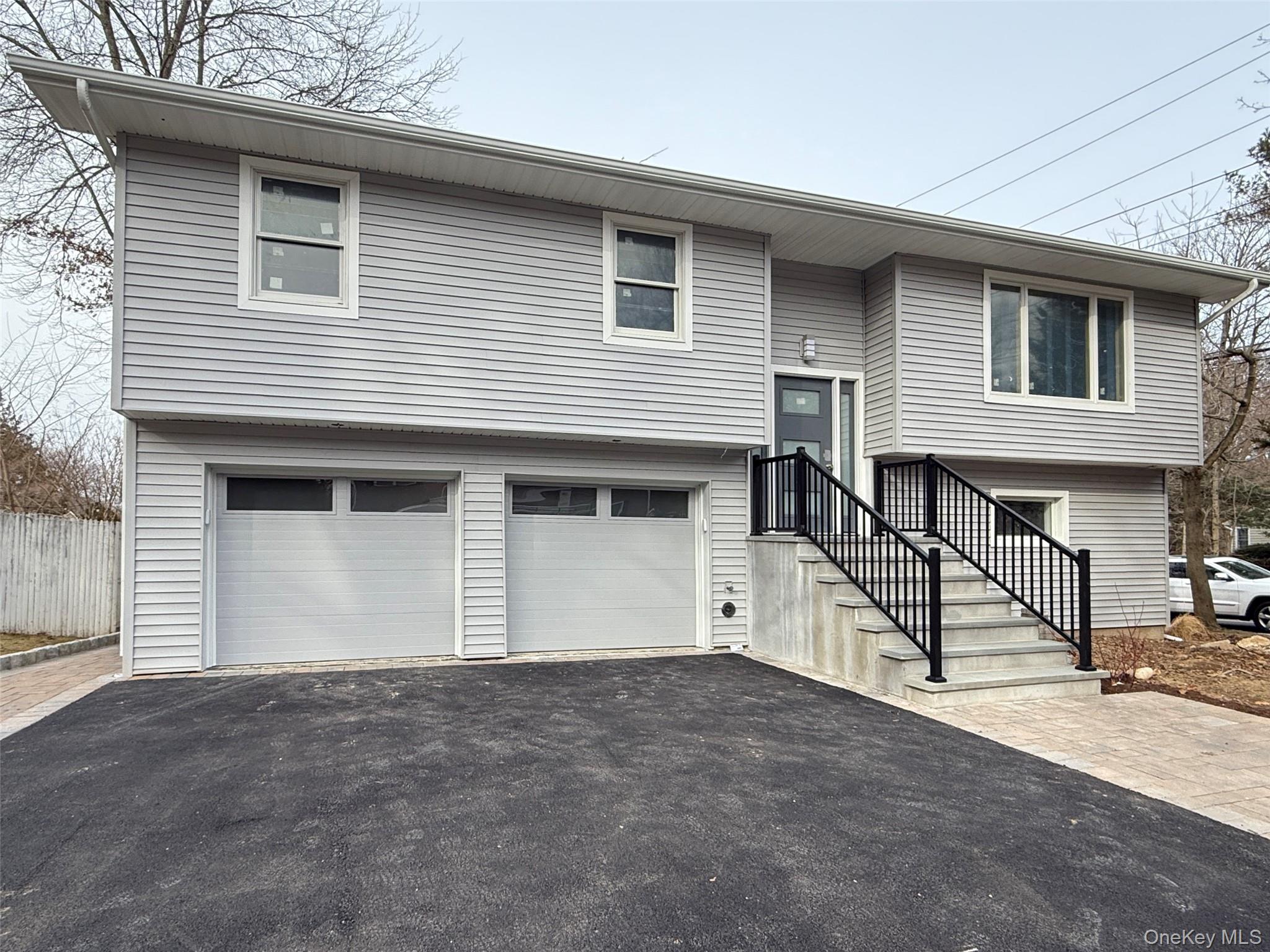 #2 photo, 33 Gaines Street, सफ़ोक काउंटी Huntington , NY 11743