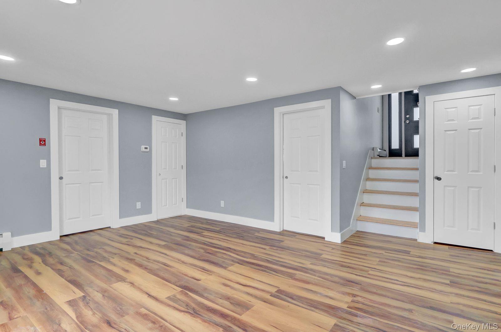 #20 photo, 33 Gaines Street, सफ़ोक काउंटी Huntington , NY 11743