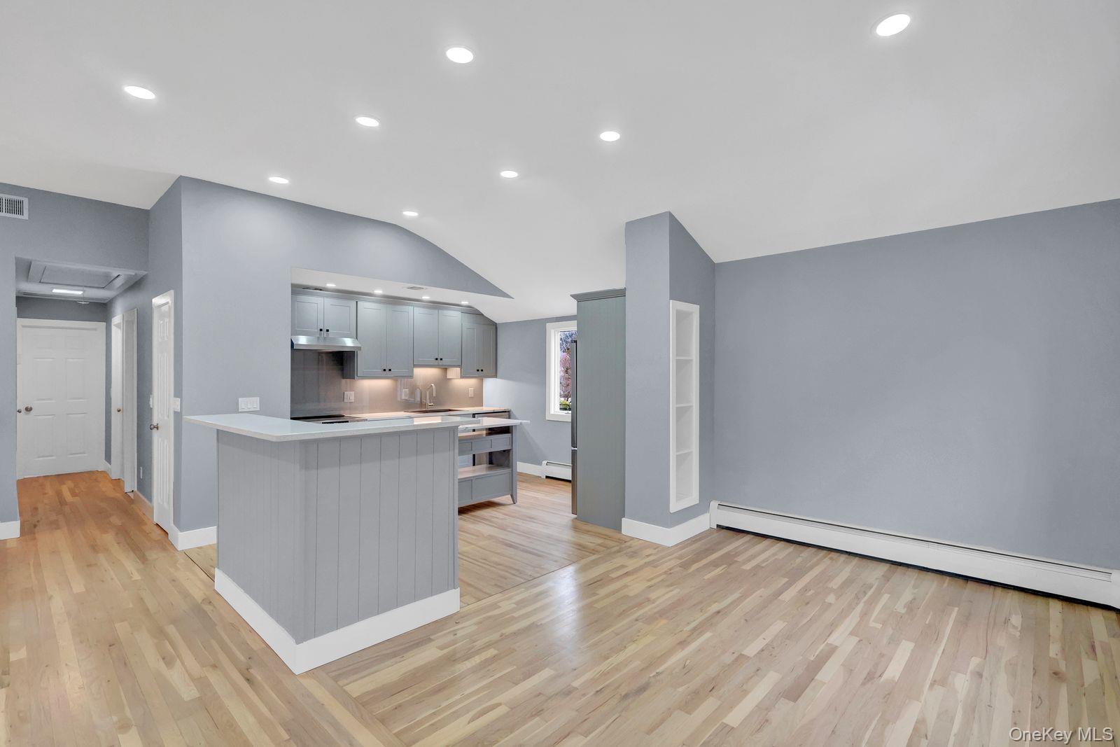 #7 photo, 33 Gaines Street, सफ़ोक काउंटी Huntington , NY 11743