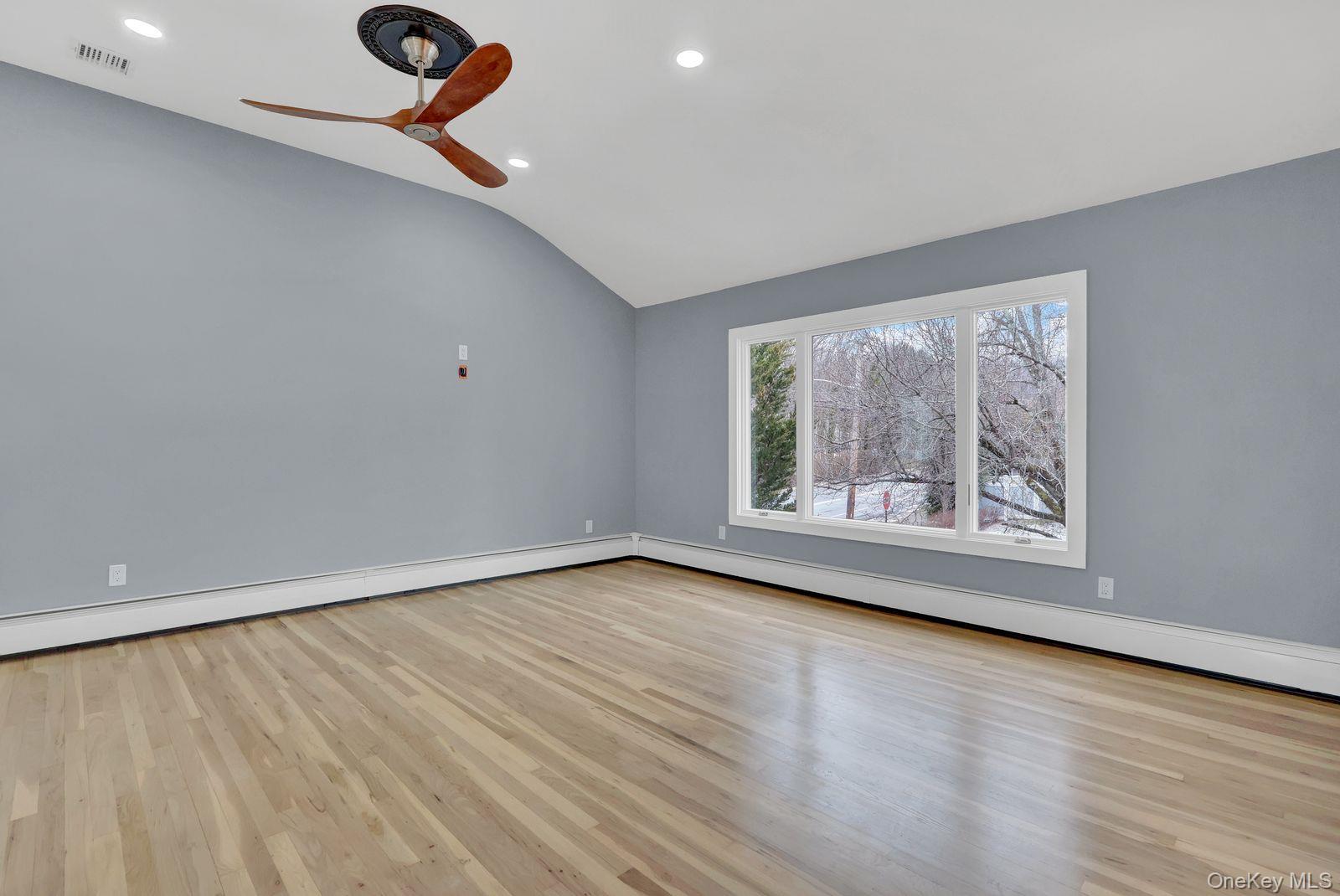 #9 photo, 33 Gaines Street, सफ़ोक काउंटी Huntington , NY 11743