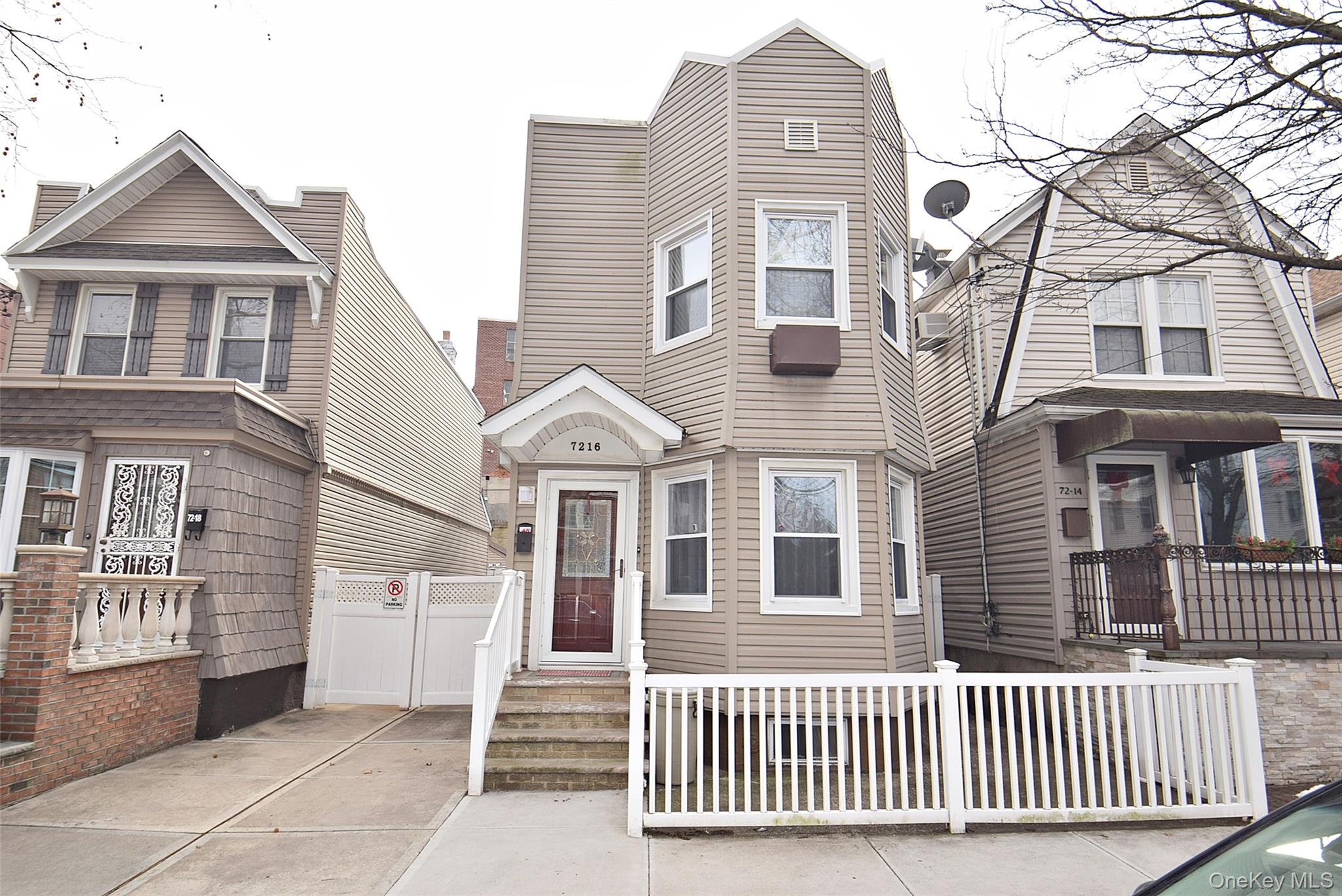 #1 photo, 7216 66th Drive, 뉴욕퀸즈 Middle Village , NY 11379