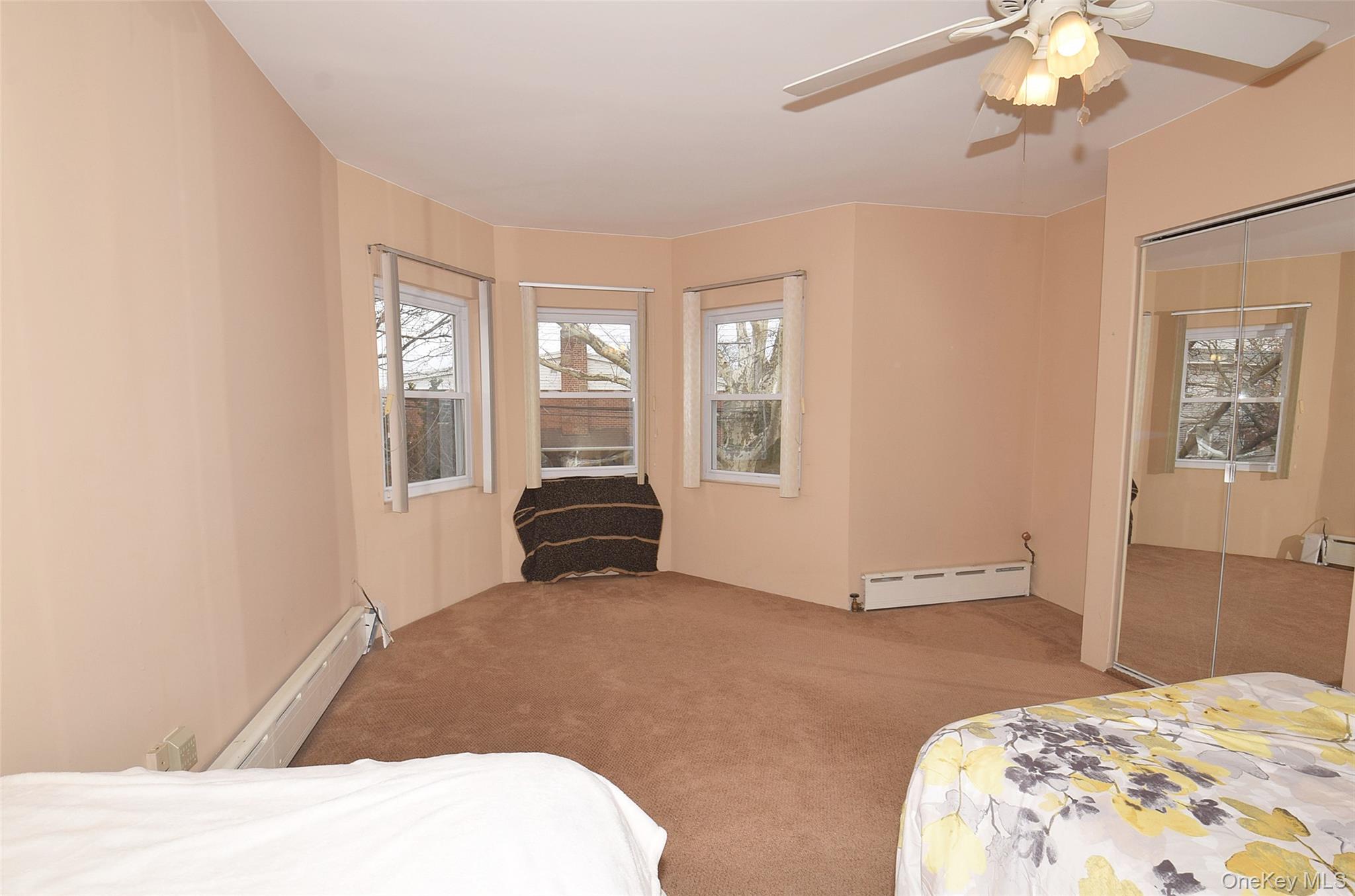 #13 photo, 7216 66th Drive, 뉴욕퀸즈 Middle Village , NY 11379