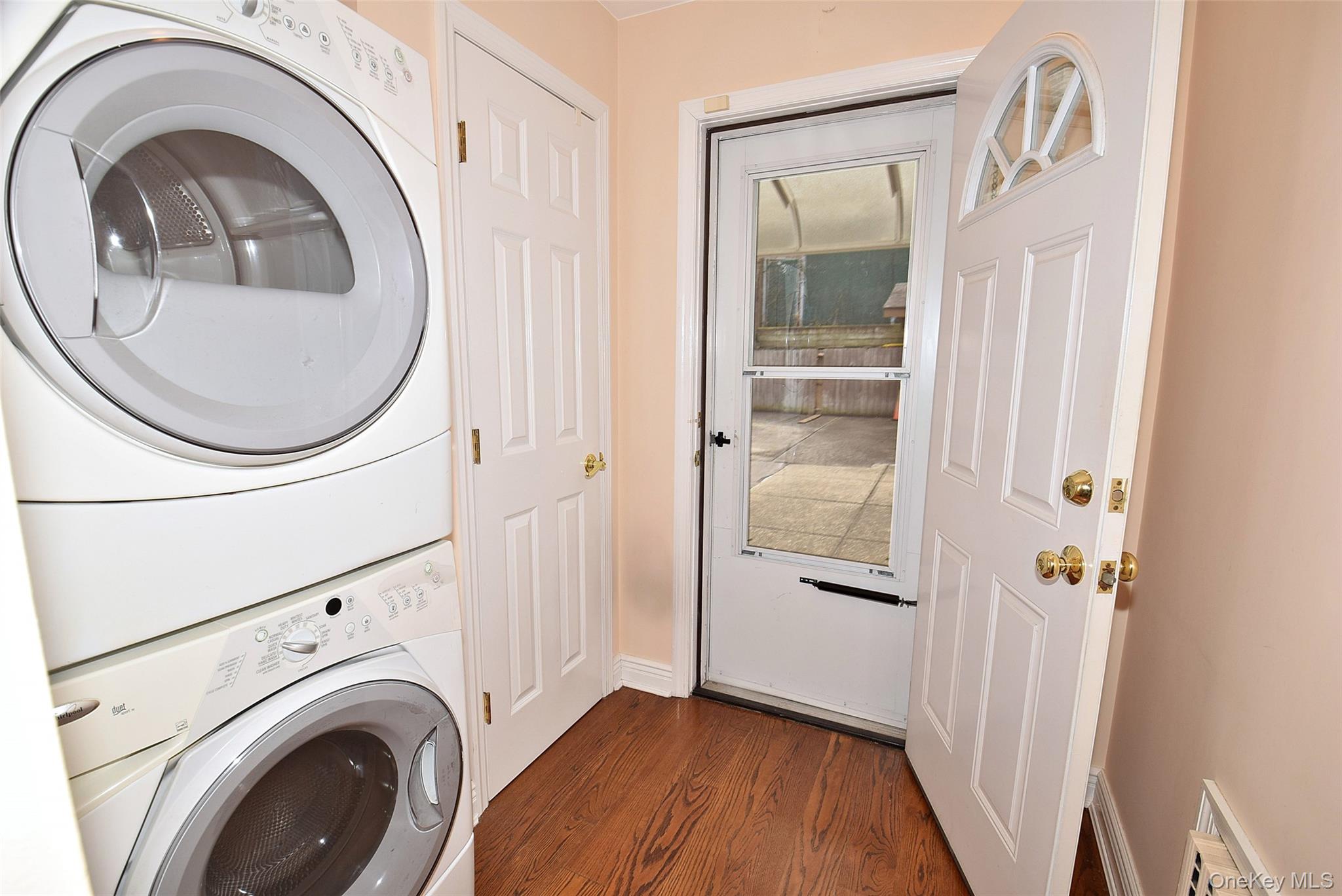 #8 photo, 7216 66th Drive, 뉴욕퀸즈 Middle Village , NY 11379