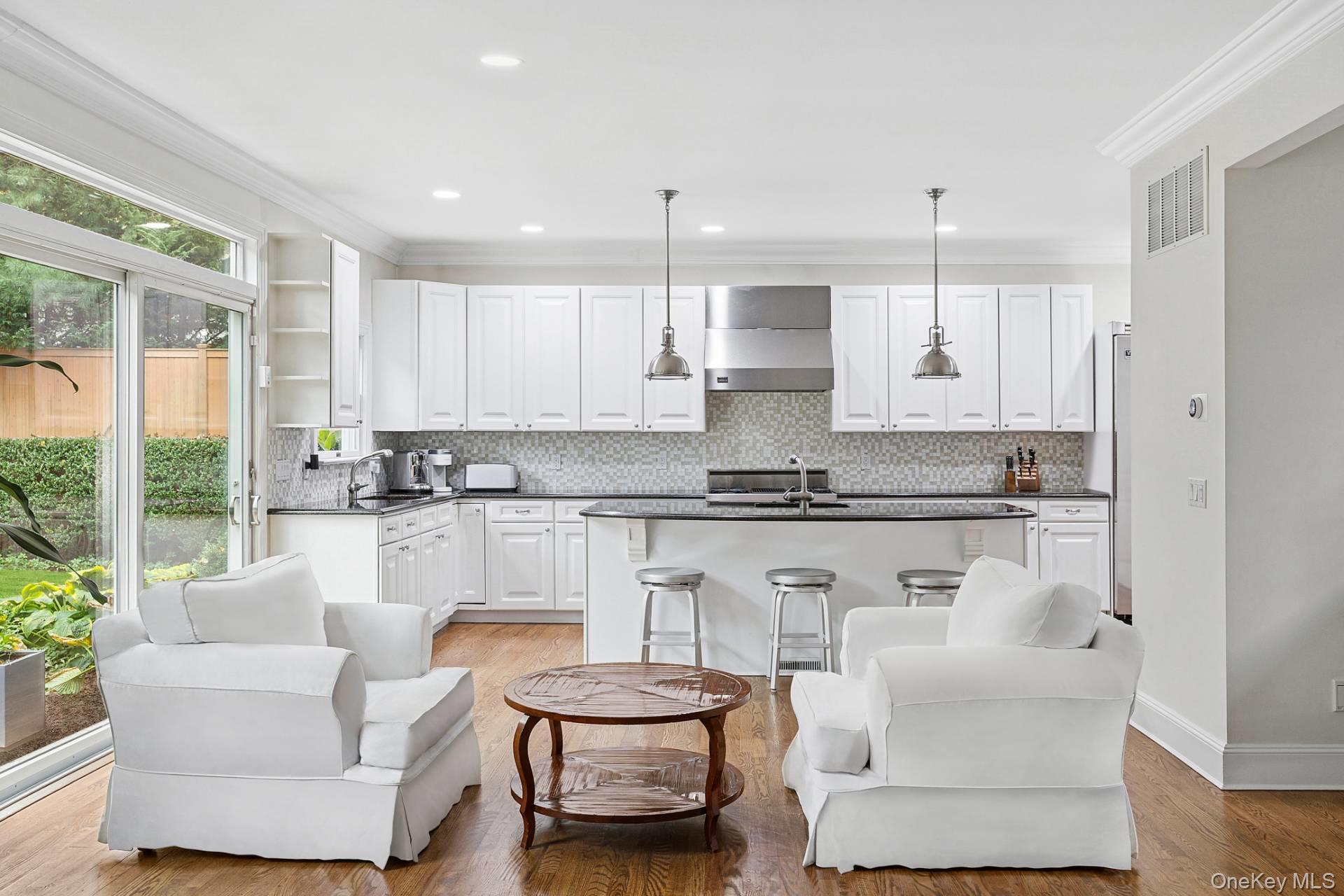 #10 photo, 10 Bay View Road, Southampton , NY 11968