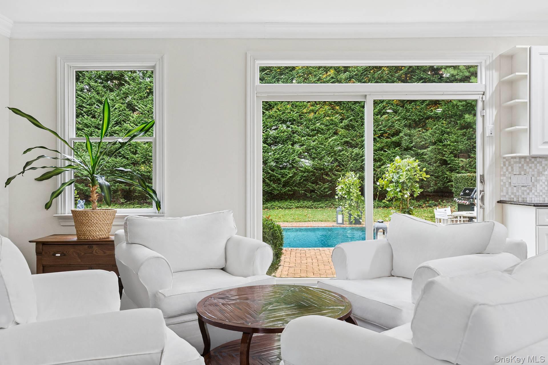 #11 photo, 10 Bay View Road, Southampton , NY 11968