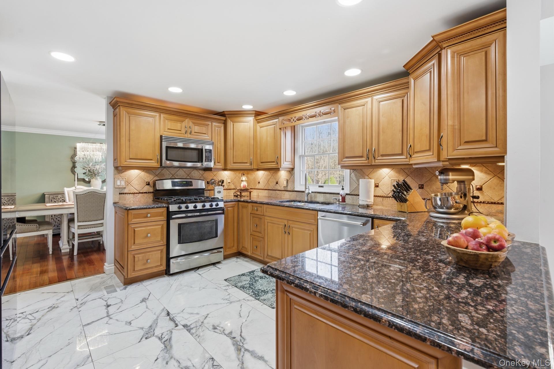 #8 photo, 39 Foreston Circle, 롱 아일랜드 Manorville , NY 11949