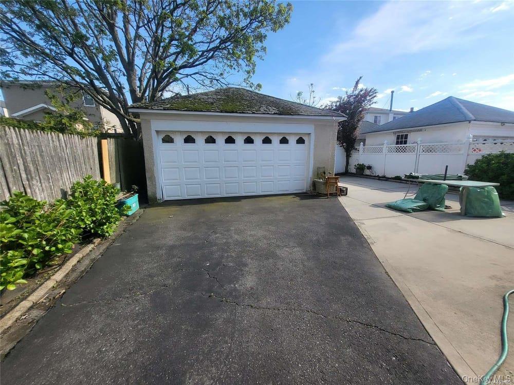 #3 photo, 69-35 Hessler Avenue, Arverne , NY 11692