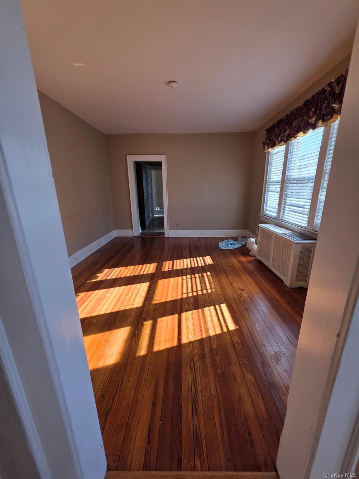 #4 photo, 69-35 Hessler Avenue, Arverne , NY 11692