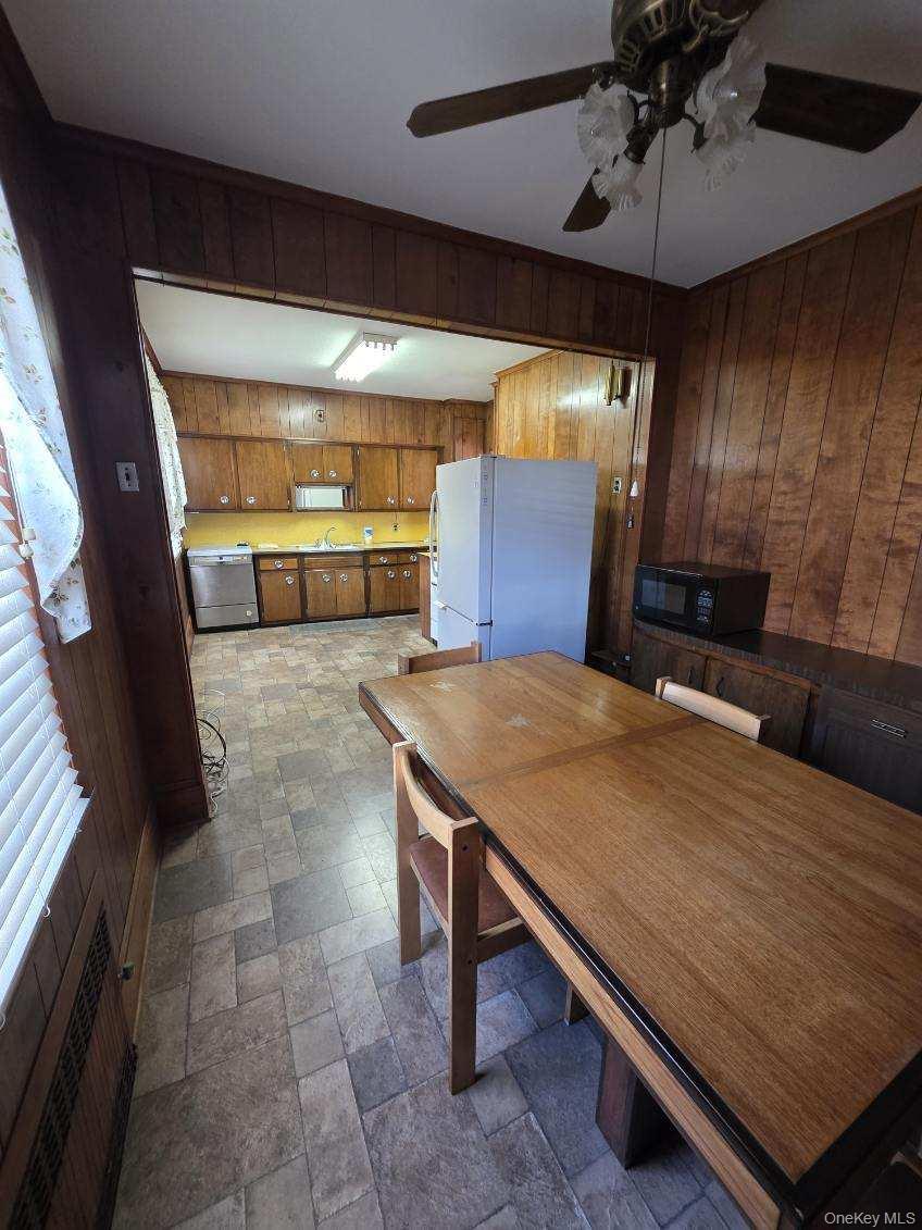 #8 photo, 69-35 Hessler Avenue, Arverne , NY 11692