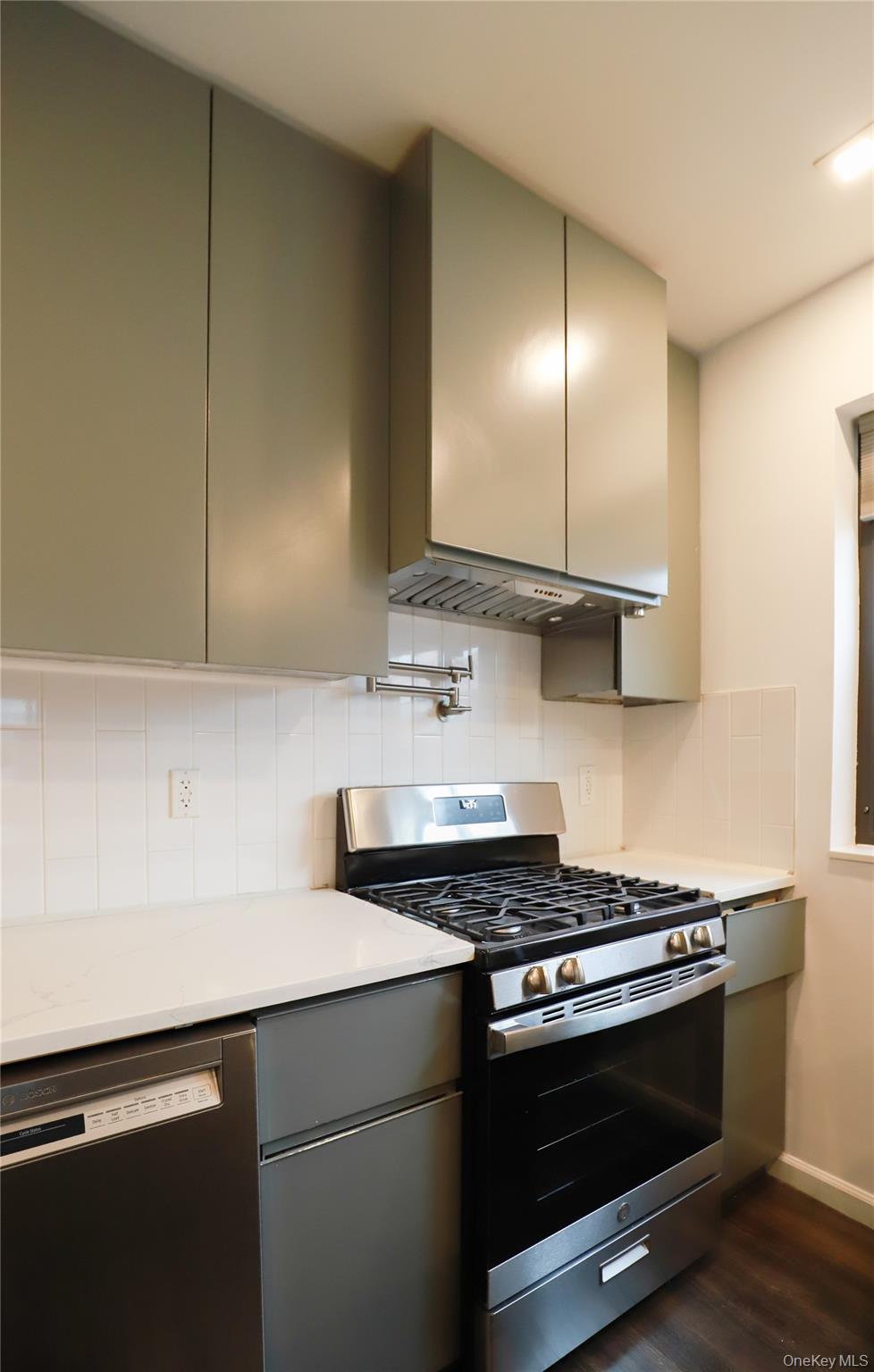 #5 photo, 36-20 190 Street, Flushing , NY 11358