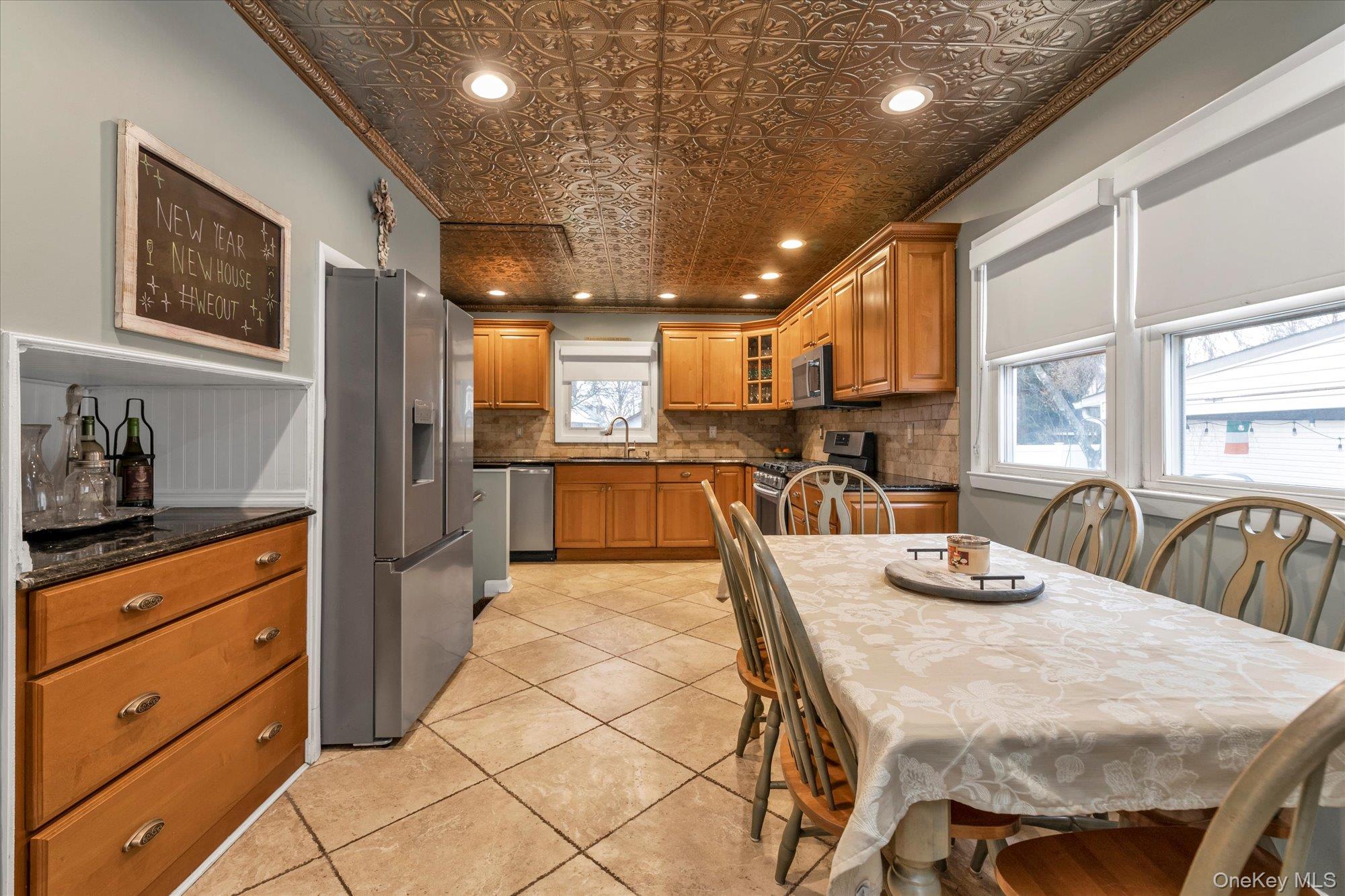 #6 photo, 30 York Street, Malverne , NY 11565