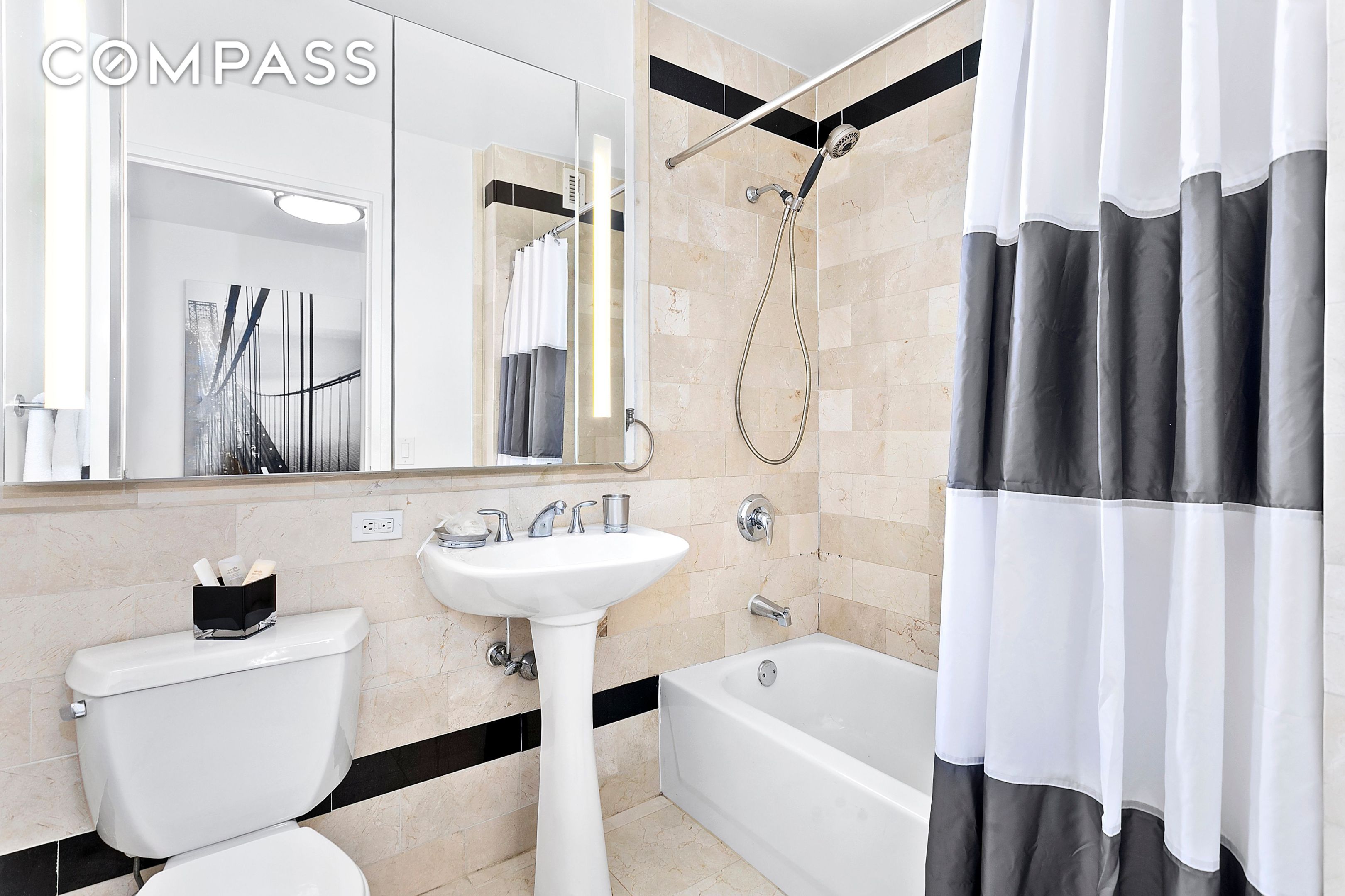 #6 photo, 20 West Street, Financial District , NY 10004