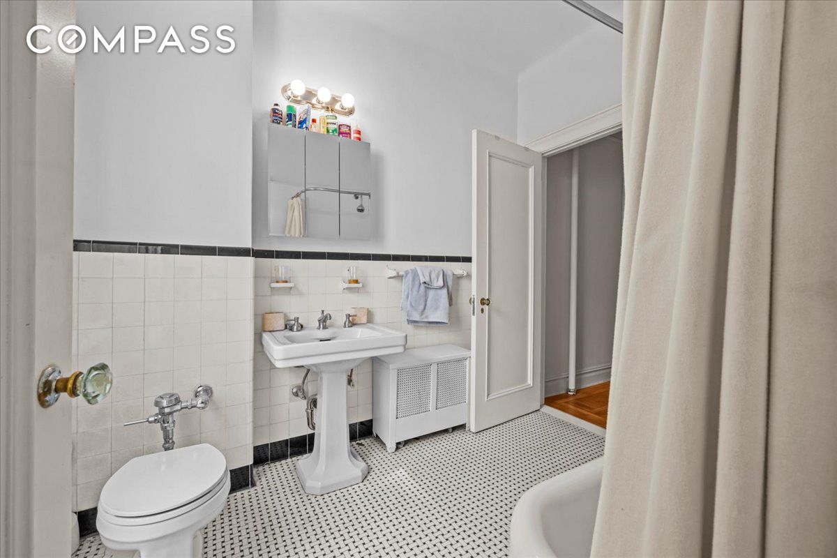 #8 photo, 780 W End Avenue, Upper West Side , NY 10025