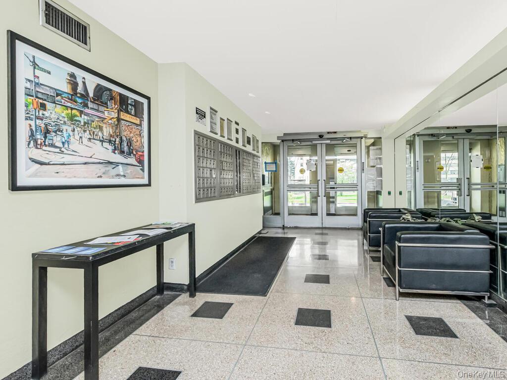 #15 photo, 4 Fordham Hill Oval, 브롱크스 Bronx , NY 10468