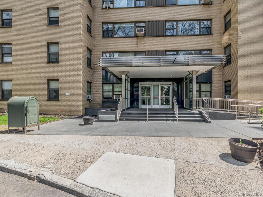 #18 photo, 4 Fordham Hill Oval, 브롱크스 Bronx , NY 10468