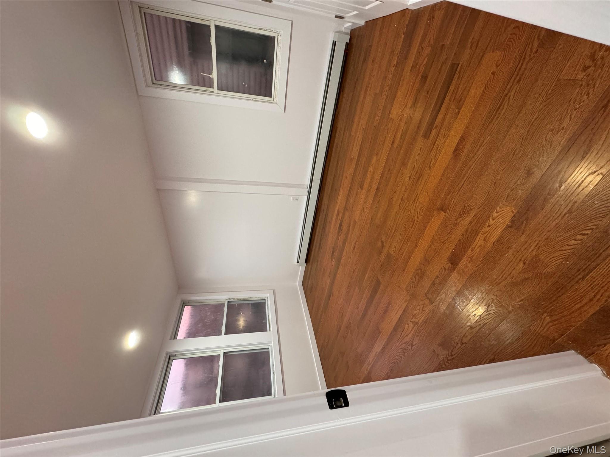 #1 photo, 94-61 Alstyne Avenue, קווינס Elmhurst , NY 11373