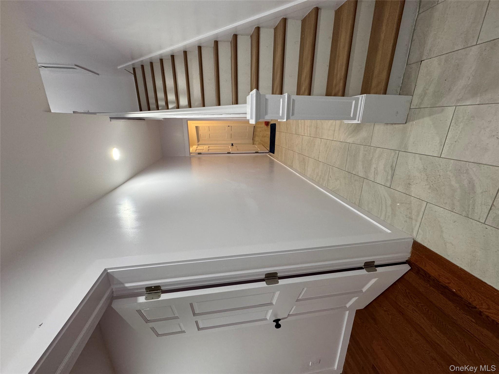 #5 photo, 94-61 Alstyne Avenue, קווינס Elmhurst , NY 11373