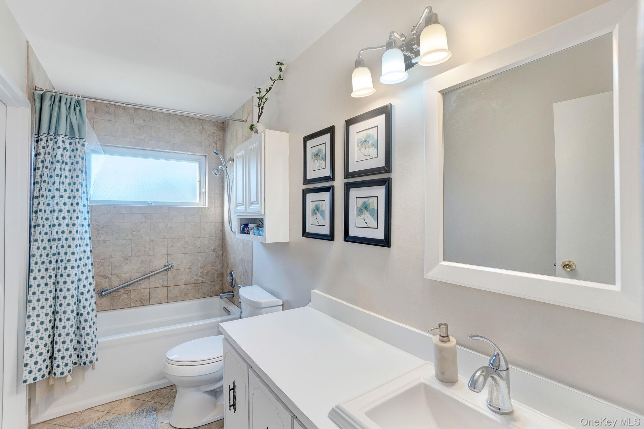 #11 photo, 26 Fran Lane, מחוז סאפוק Selden , NY 11784