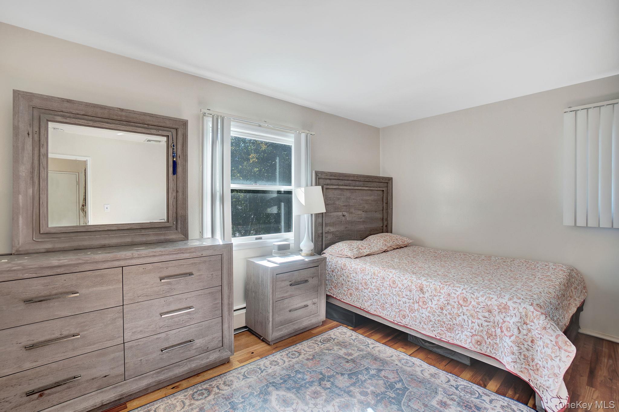 #14 photo, 26 Fran Lane, מחוז סאפוק Selden , NY 11784