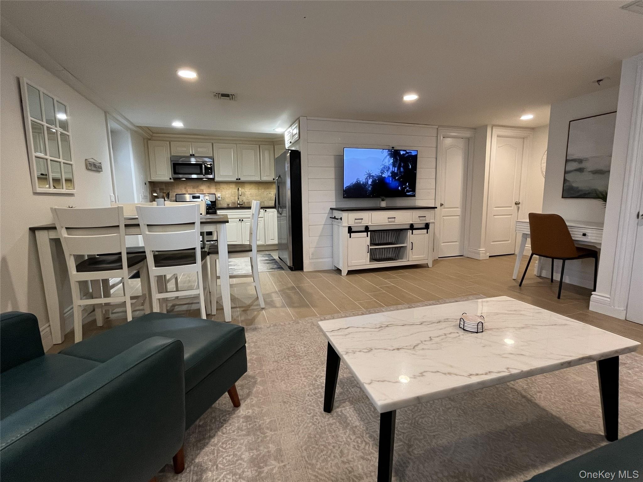 #5 photo, 120 Mitchell Ave Avenue, מחוז נסאו Long Beach , NY 11561