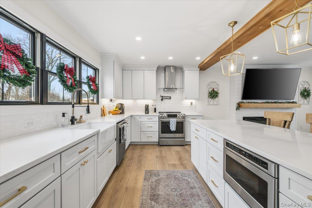 #17 photo, 2180 Feuereisen Avenue, Ronkonkoma , NY 11779