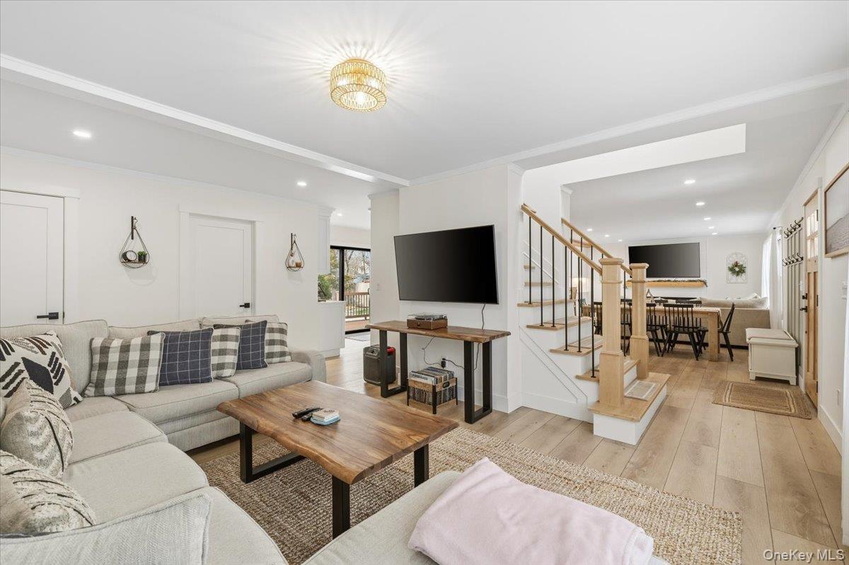 #18 photo, 2180 Feuereisen Avenue, Ronkonkoma , NY 11779