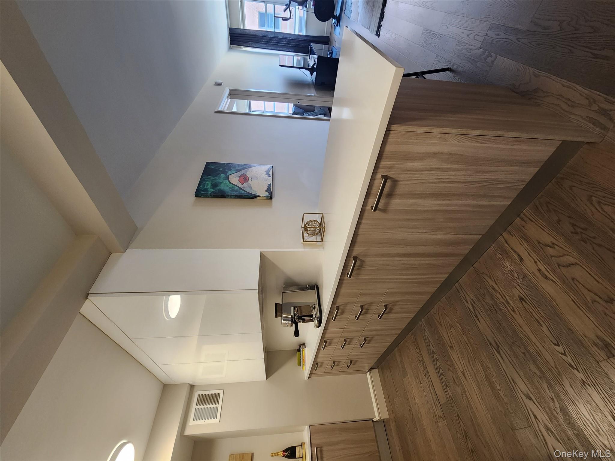 #5 photo, 107-40 Queens Boulevard, Forest Hills , NY 11375