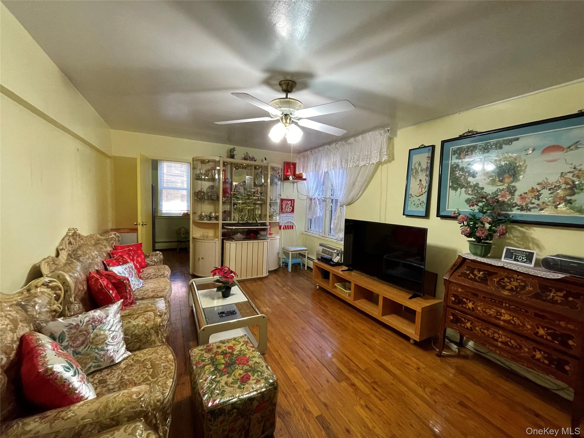 #6 photo, 42-42 Colden Street, फ्लशिंग Flushing , NY 11355