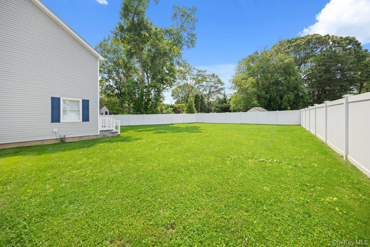 #18 photo, 25 Lorraine, Northport , NY 11768