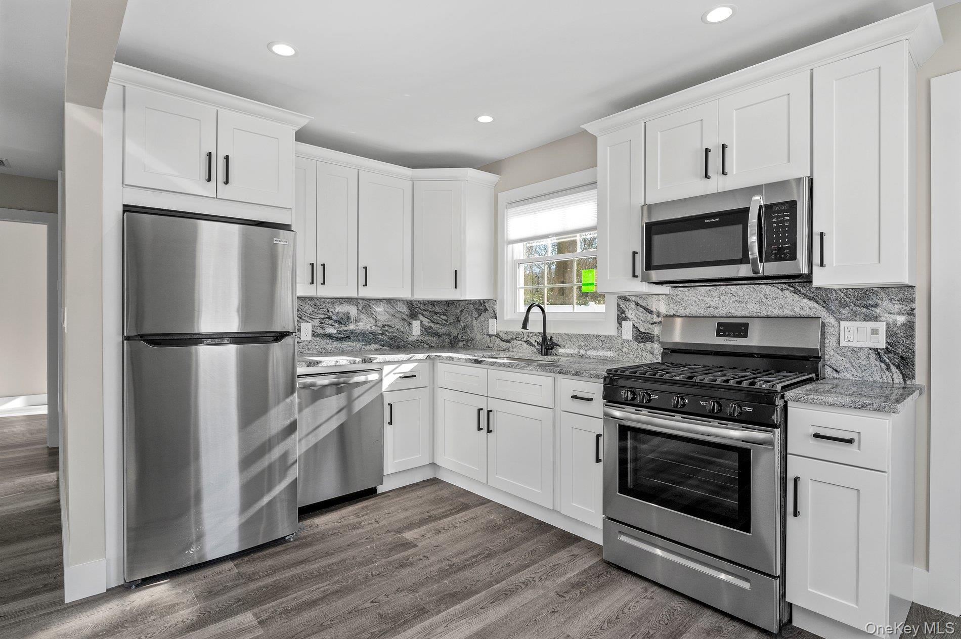 #8 photo, 25 Lorraine, Northport , NY 11768