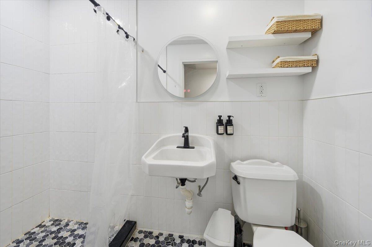 #18 photo, 4077 Ely Avenue, Bronx , NY 10466