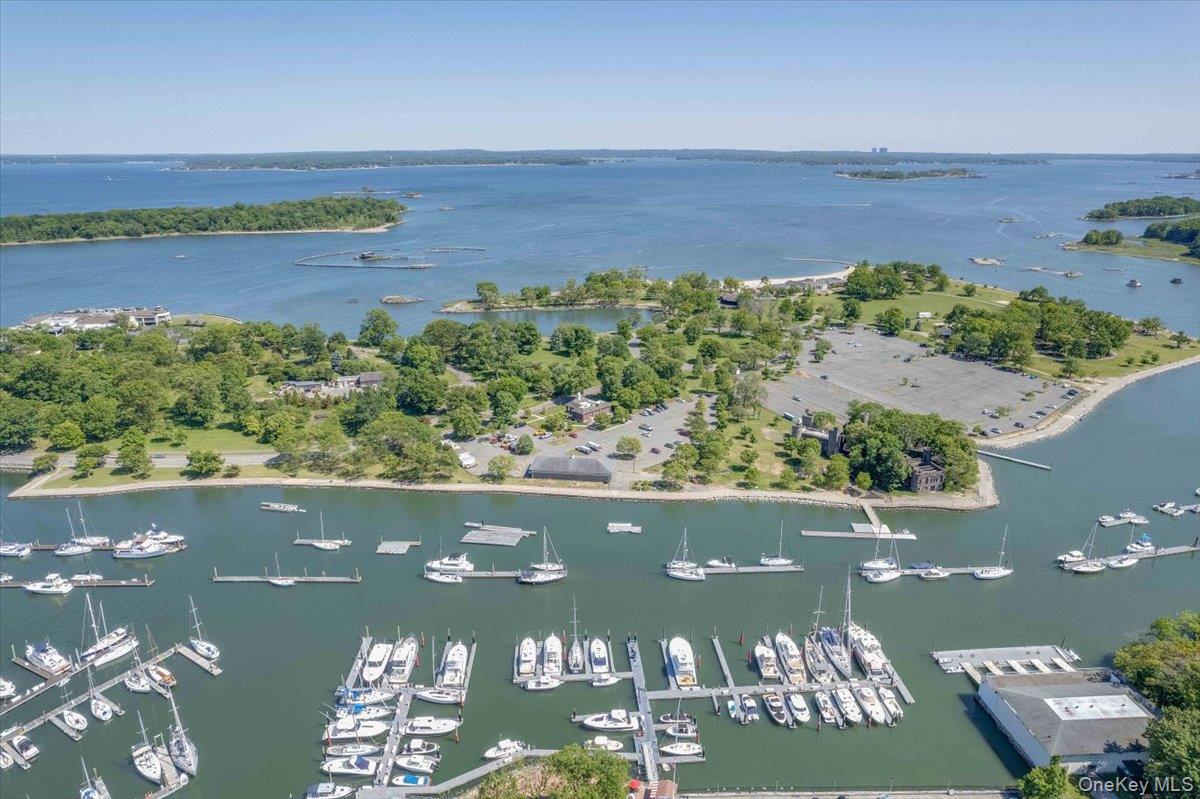 #2 photo, 437 Pelham Road, New Rochelle , NY 10805