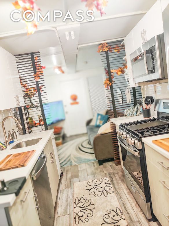 #17 photo, Astoria, Astoria , NY 11103