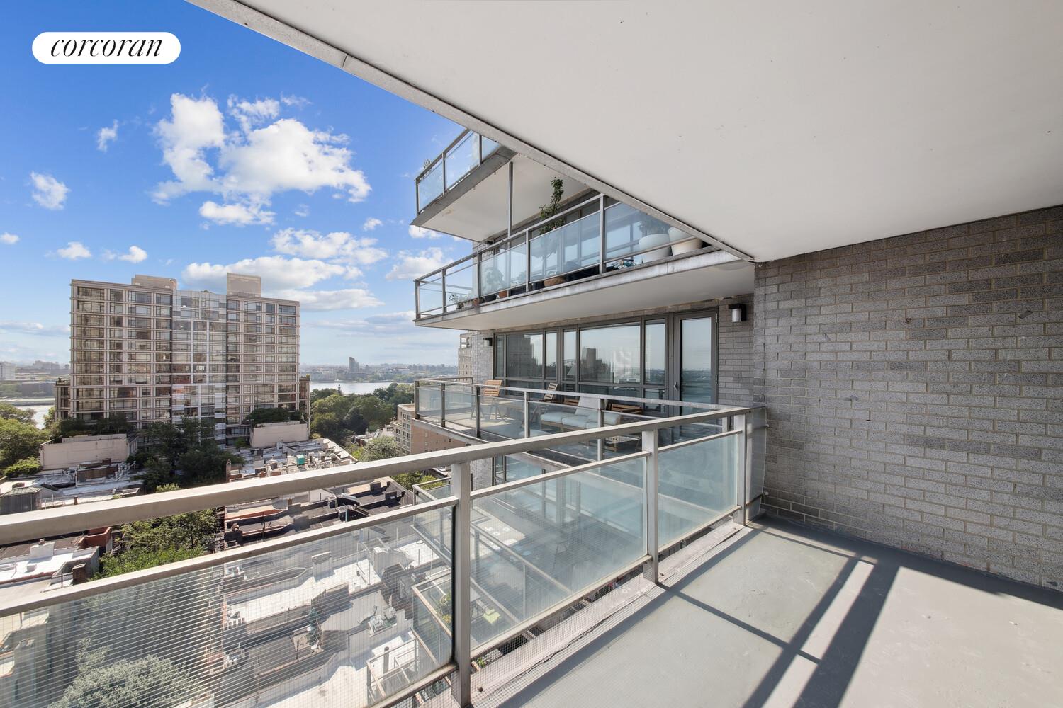 #13 photo, New York City, 曼哈頓 上东城 Yorkville , NY 10128