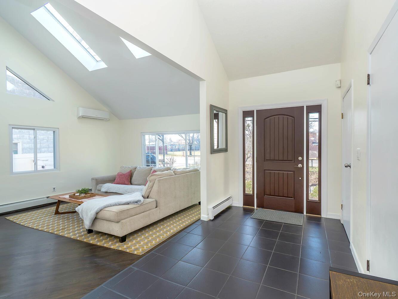 #4 photo, 127 Cow Neck Road, Port Washington , NY 11050