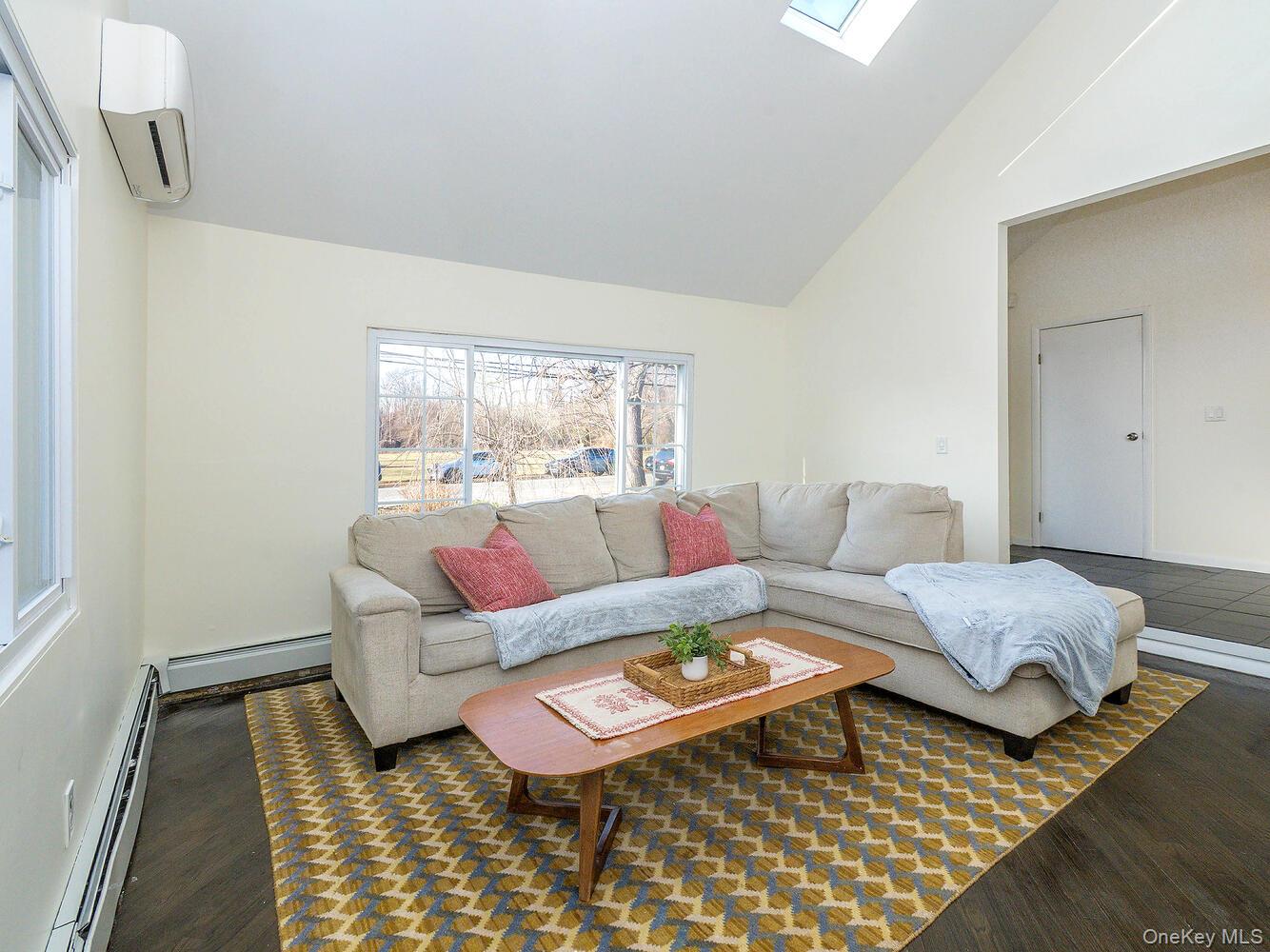 #6 photo, 127 Cow Neck Road, Port Washington , NY 11050