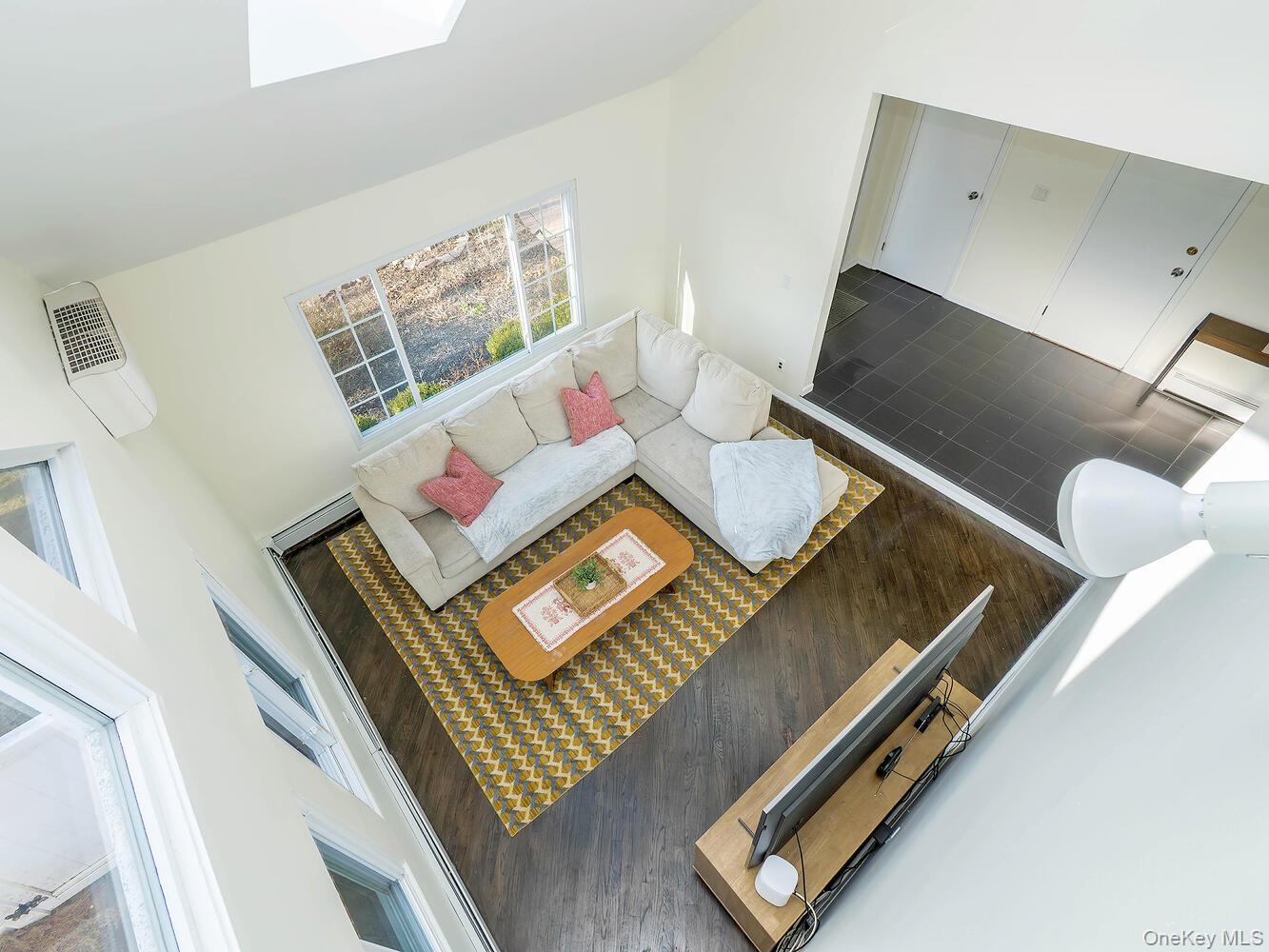 #8 photo, 127 Cow Neck Road, Port Washington , NY 11050