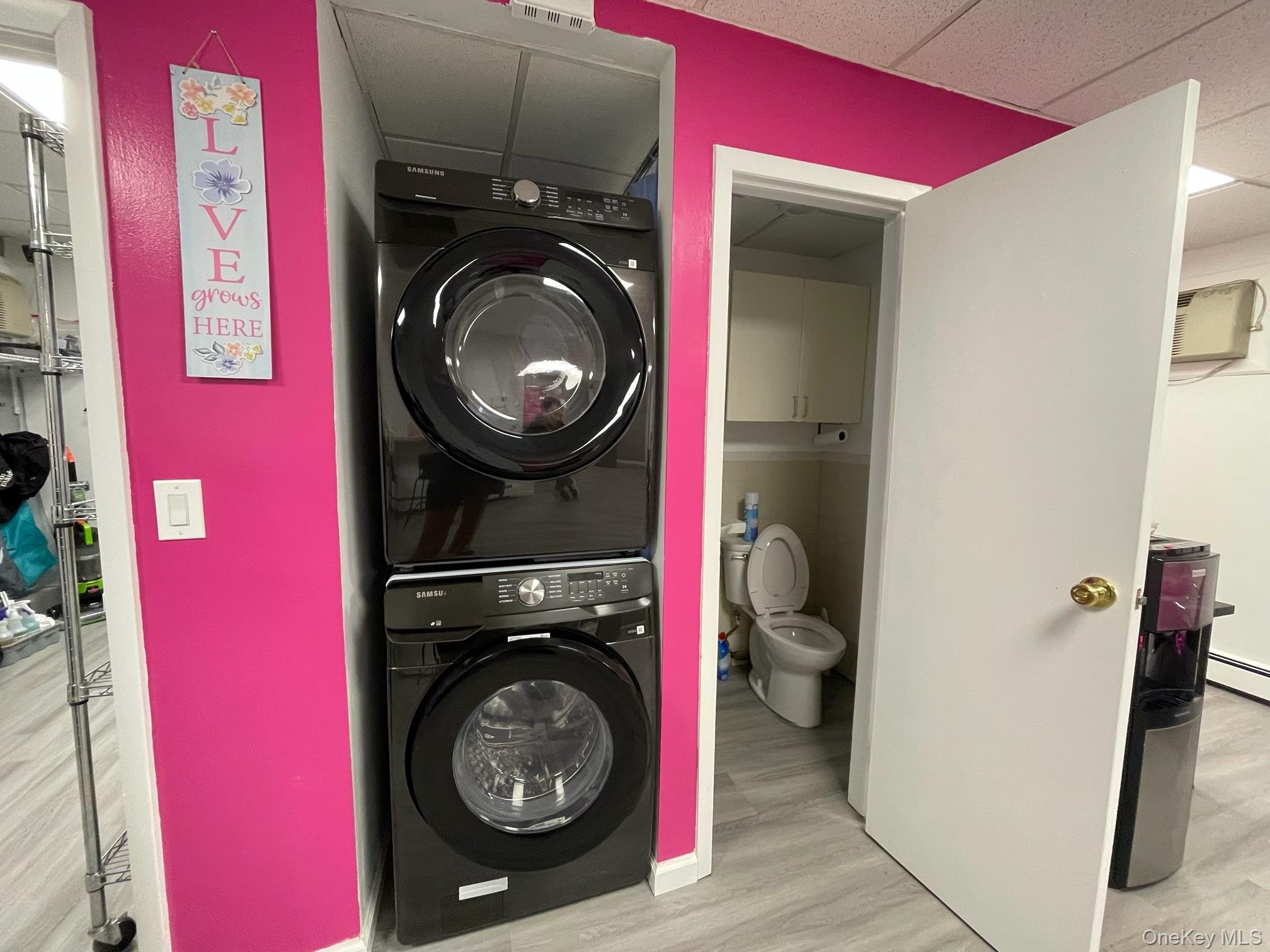 #16 photo, 90 Main Street, Mineola , NY 11501