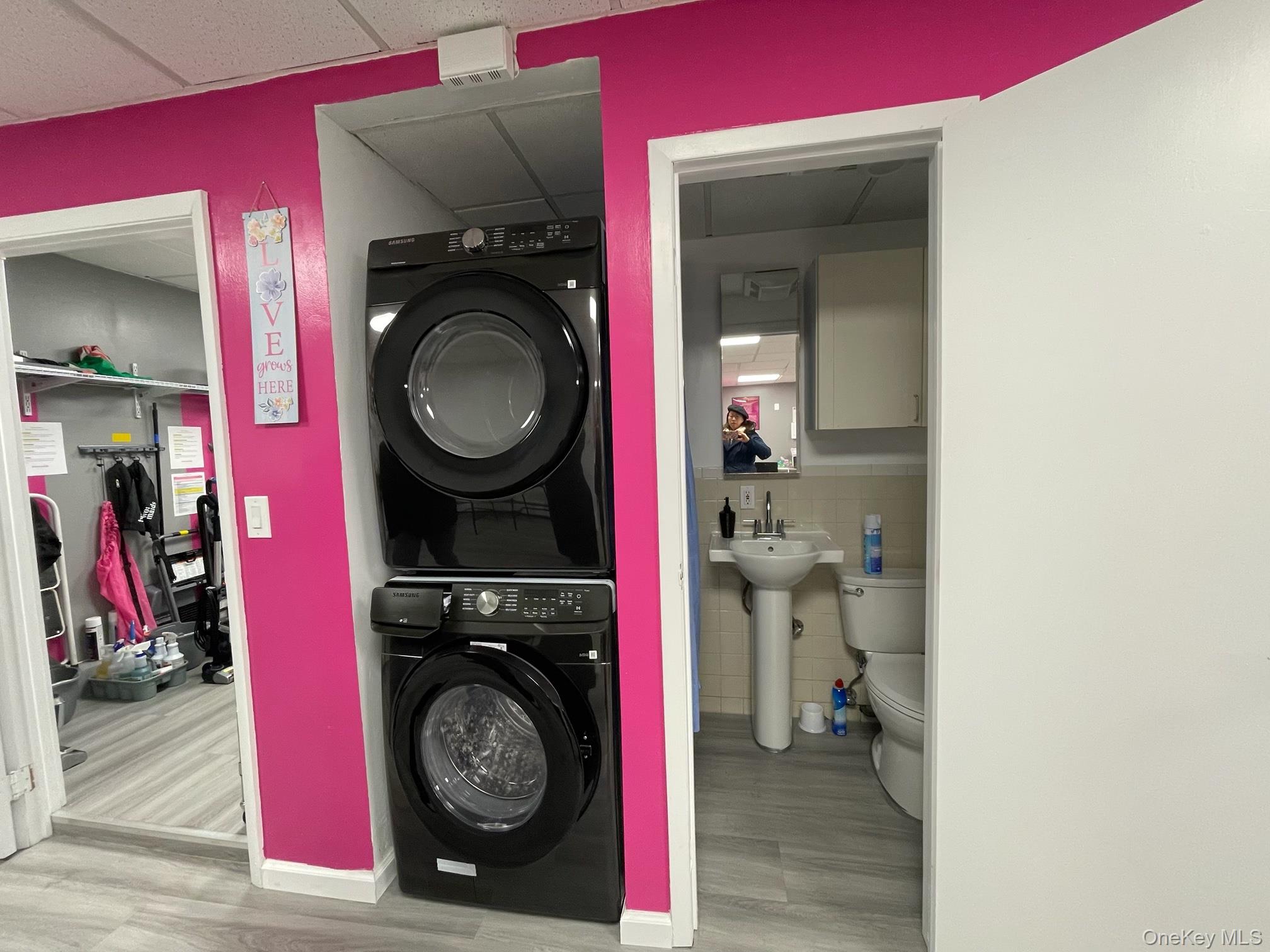 #9 photo, 90 Main Street, नासाउ काउंटी Mineola , NY 11501