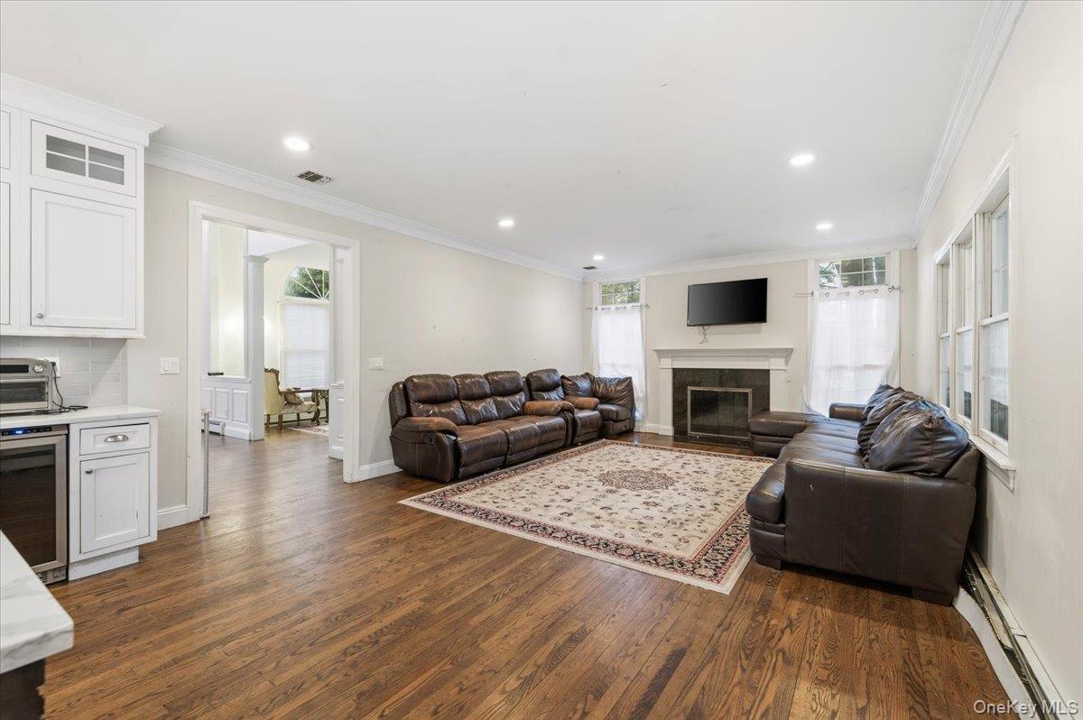 #11 photo, 21 Astor Avenue, Saint James , NY 11780