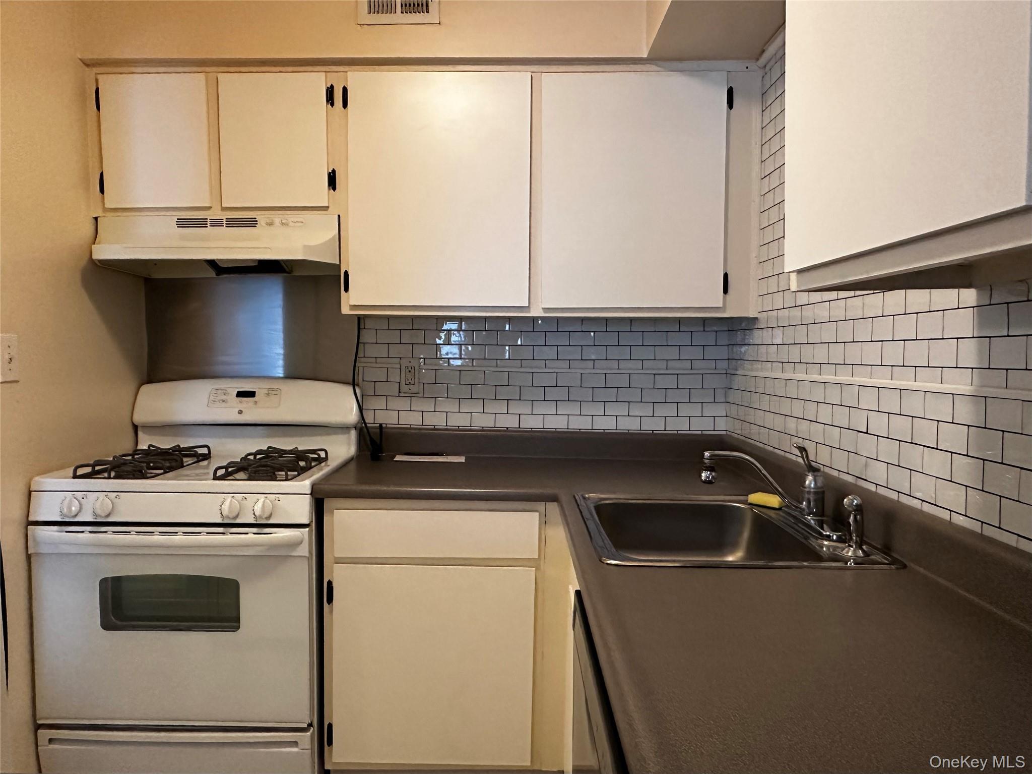 #8 photo, 10 Bailey, Middle Island , NY 11953