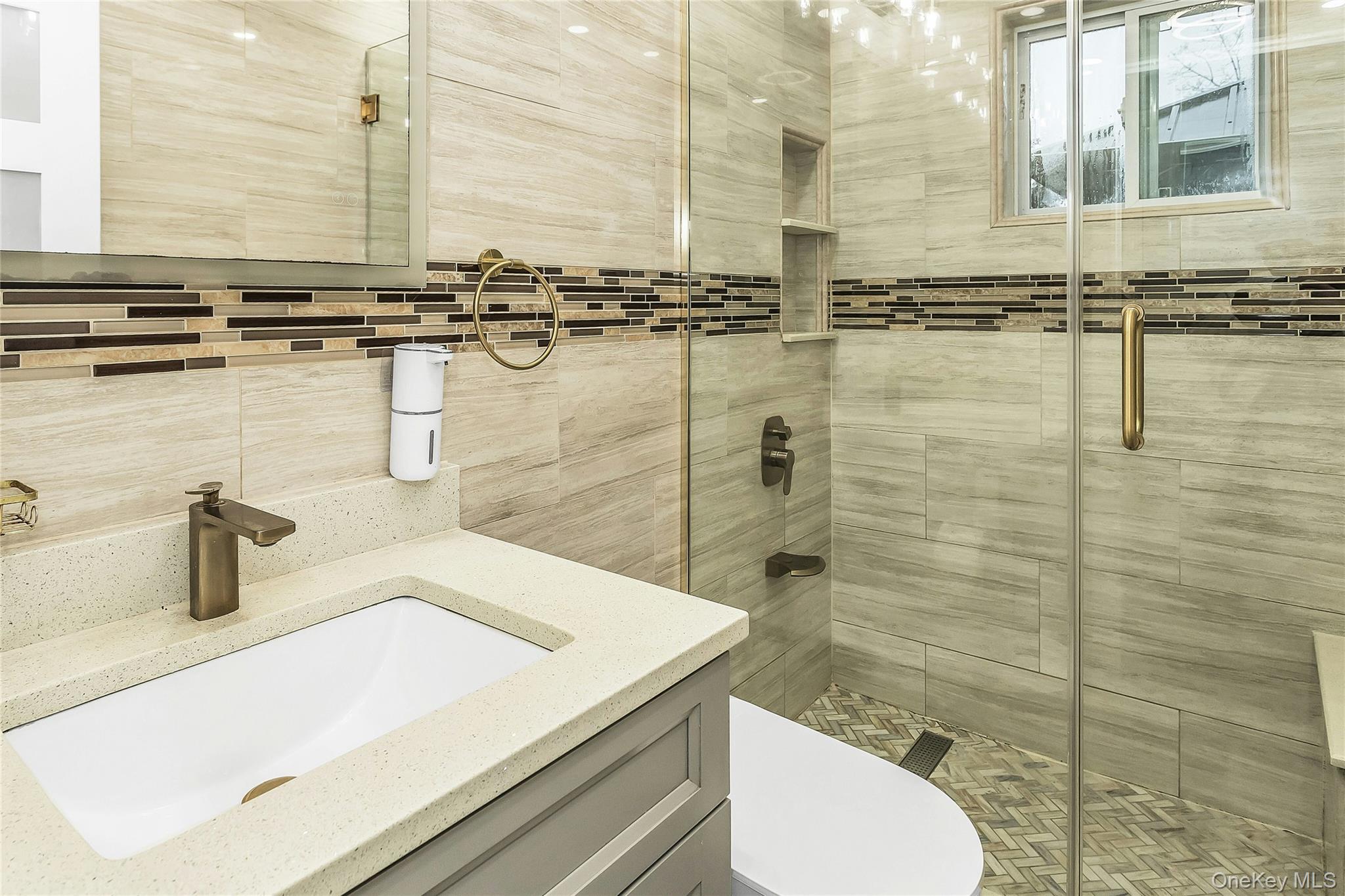 #14 photo, 5 Malone Street, Hicksville , NY 11801